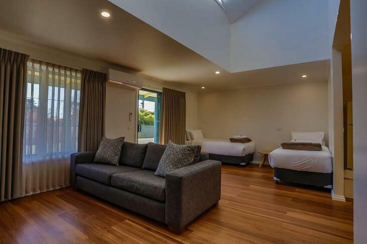 Phillip Island Off-Track Accommodation Cowes Extérieur photo
